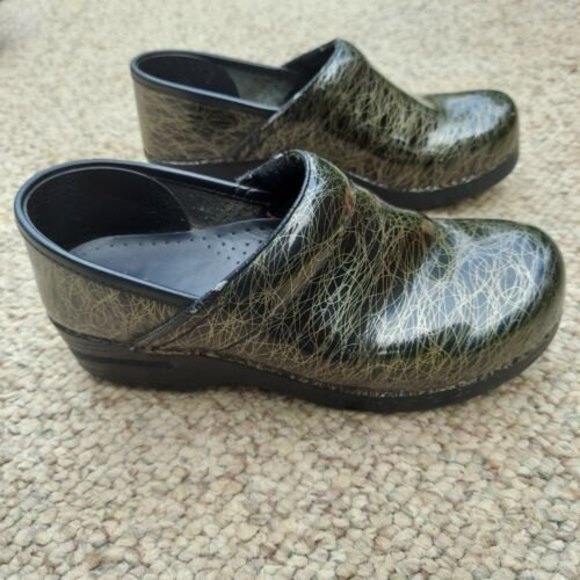 DANSKO professional Clogs 38 US 7 Patent Leather nurses shoes black green - Picture 2 of 12